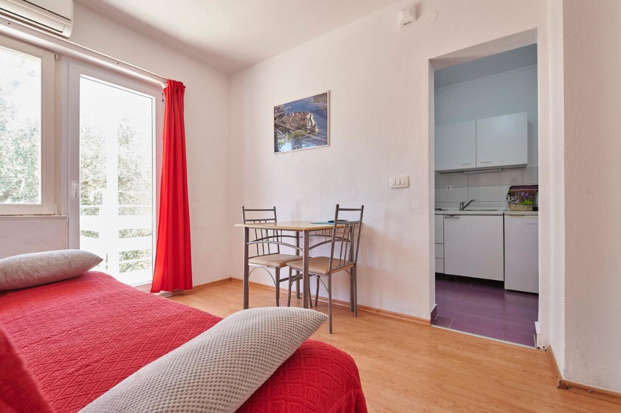 Apartments Balote Трогир Екстериор снимка