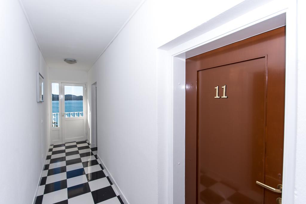 Apartments Balote Трогир Екстериор снимка