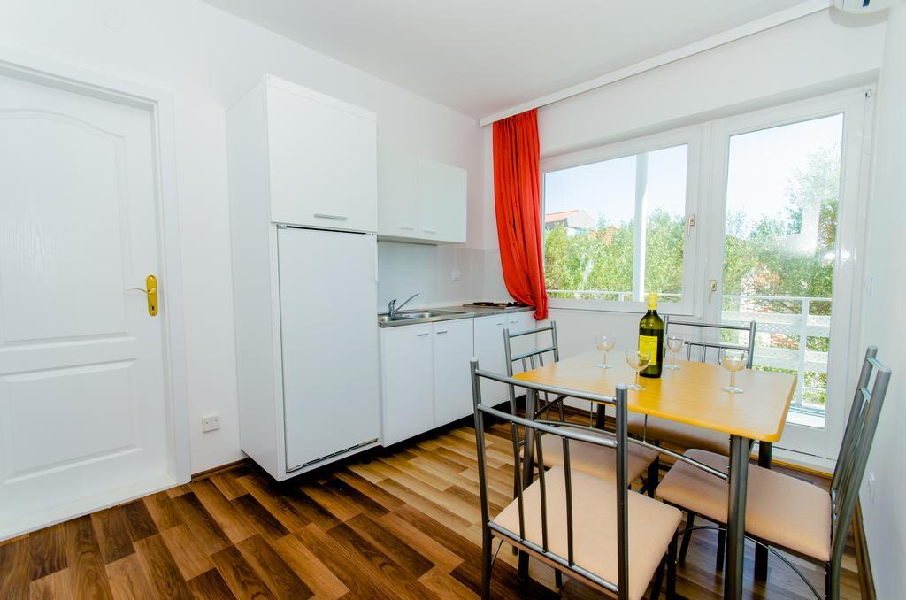 Apartments Balote Трогир Стая снимка